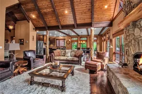 Luxe Chalet! H/tub & A+ Location! - Image 2