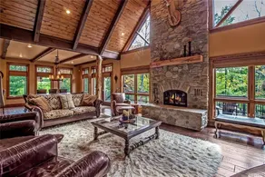 Luxe Chalet! H/tub & A+ Location! - Image 5