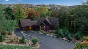 Luxe Chalet! H/tub & A+ Location! - Image 4