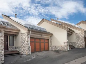 Airy Townhome in Vail w/ Beautiful Views, Modern Decor, Free bus shuttle. VP7 - Image 3