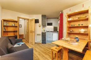 Apt DryadesD92 Near Lift: Duplex, Views, Balcony, Sleeps 5 - Happy Rentals - Image 3