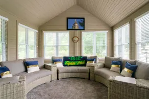 Modern home just 10 mins to Notre Dame (18384) - Image 3