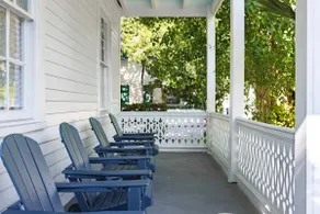 Bananas Foster Guesthouse - Image 5