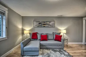 Chic Battle Ground Apartment ~ 18 Mi to Vancouver! - Image 2