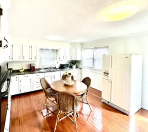 Campus Cottage - Image 4