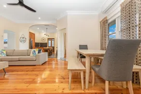 5 Simms - Echuca Holiday Homes - Image 2
