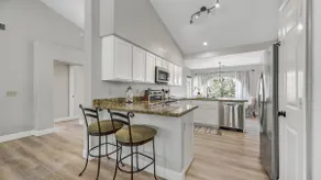 Quiet Convenient Location Near Hiking Shopping - Image 2
