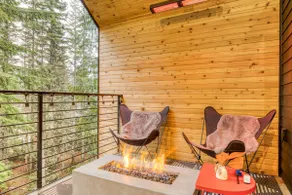 Sleek Modern Home in Town with Forest Views Fire Table WiFi - Walk to Skiing - Image 2