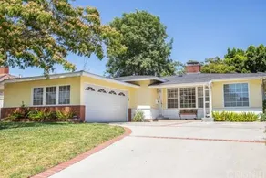 Luxury 4BR Family Escape • EV Charger, Fenced Yard - Image 3