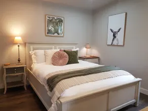 Candlebark Cottage - Image 2