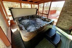 Luxury Log Cabin w/ Hot Tub Near Carbondale - Image 2