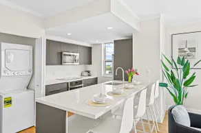 World Cup Base | Grove Suite + Bay Views - Image 4