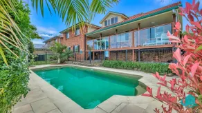 Ebbtide – Spacious Beach House - Pool, Caves Beach - Image 4
