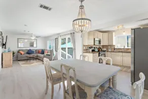 Charming Cottage Near Kemah Boardwalk - Image 3