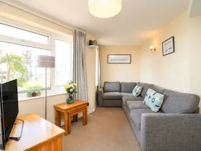 Apartment 19 - Image 2