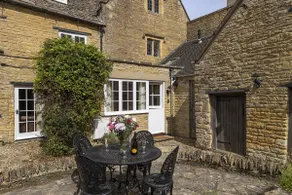 18th century period holiday cottage in the Cotswolds with garden - Lavender Cottage, Bourton - Image 5