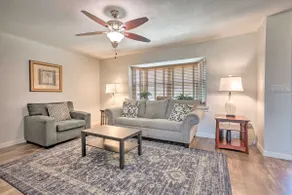Deltona Lake House, Day Trip to Disney & Universal - Image 4