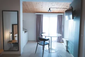 Studio Apartment - Image 2