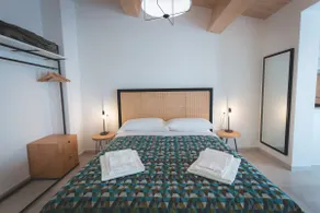 Studio Apartment - Image 4