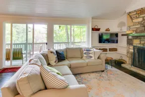 High-End Sapphire Retreat on Fairfield Lake! - Image 5