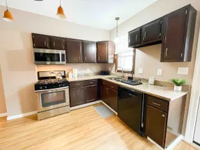 The Firepit Townhouse in Lakewood - Image 5