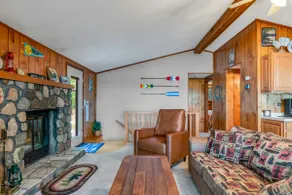 Lakefront home with deck, grill, fireplace, firepi - Image 5