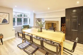Host & Stay- Graham House - Image 4