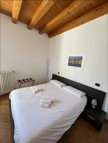 COZY LAKE COMO APARTMENTS - Image 3