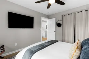 Cozy 1BR by Downtown Mt.Clemens | Hollywood Suites - Image 4
