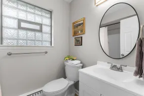 Cozy 1BR by Downtown Mt.Clemens | Hollywood Suites - Image 5