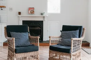 Benview Cottage - CBD, Sleeps 8, Pizza Oven - Image 2