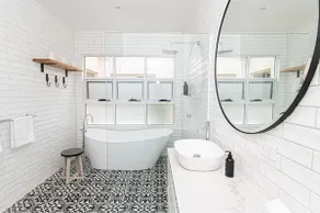 Benview Cottage - CBD, Sleeps 8, Pizza Oven - Image 3