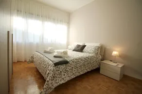 Eur Bright Spacious Terraced Apartment with private parking only for Small Cars - Image 4