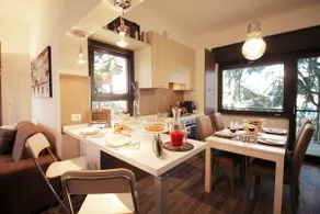 Eur Bright Spacious Terraced Apartment with private parking only for Small Cars - Image 2