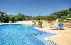 Amazing Home in Marbella With Wifi and 4 Bedrooms - Image 5