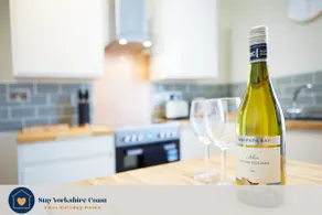 Crows Nest | Spacious Modern Apartment | North Bay - Image 4