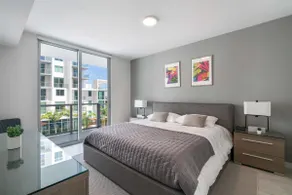 Bay & Pool Views! Urban-Designed 1 Bdrm Condo - Image 5