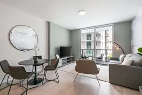Bay & Pool Views! Urban-Designed 1 Bdrm Condo - Image 3