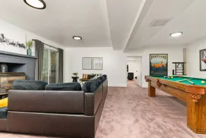 Captivating and Charming Retreat, Game Rooms, Pool Table, Foosball, 20 Min to Portland - Image 3