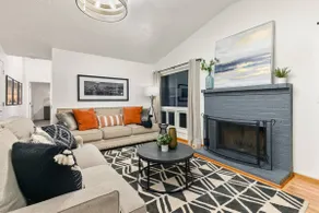 Captivating and Charming Retreat, Game Rooms, Pool Table, Foosball, 20 Min to Portland - Image 4