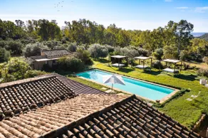 Converted farmhouse nestled in nature with private pool - Image 4