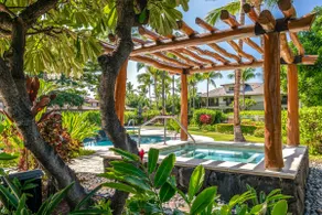 Bright 2BR & loft with easy beach access & pool - Image 4