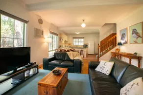 ”Pinnacle Retreat” by Halls Gap Accommodation - Image 3