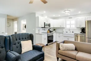 Step-Free Home w/ Fire Pit - 3 Miles to USC! - Image 3
