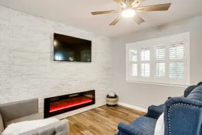 Step-Free Home w/ Fire Pit - 3 Miles to USC! - Image 4