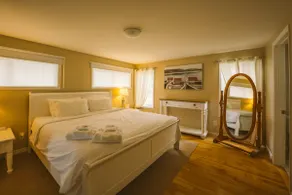 Sauna, stunning Lake Erie view, lakefront retreat - Image 3