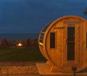 Sauna, stunning Lake Erie view, lakefront retreat - Image 2
