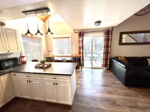 Double Cabins - Hot Tub~Buoy - Home Sweet Lakehouse/Nauti Cabin - Shuswap Vacations /Sledding Stays - Image 5