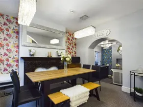 Montague House Town Centre sleeps up to 12 guests - Image 2