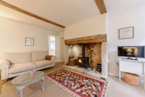 Attractive and stylish Cotswold cottage with wonderful rural views - Pear Tree Cottage, Cherington - Image 2